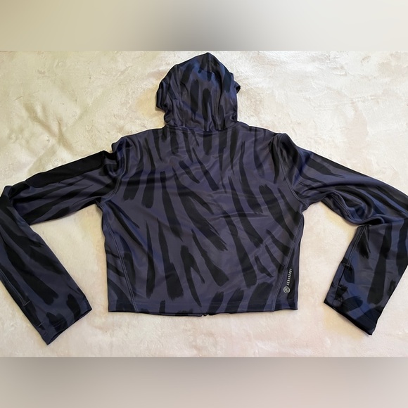 NWT Adidas Primegreen Hooded Running Jacket - Aeroready Cropped - Picture 2 of 8